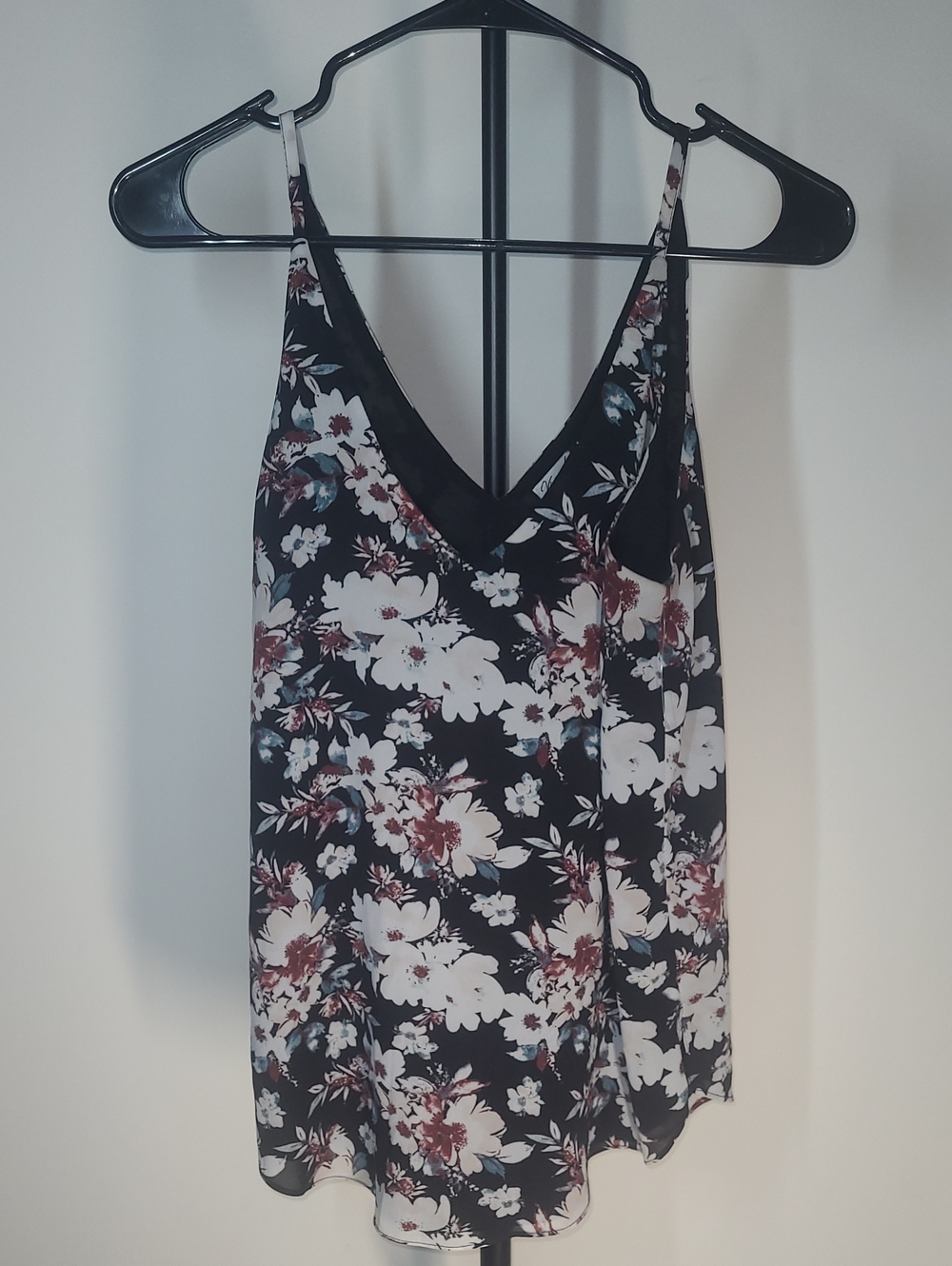 Kismet Black Floral V-Neck Spaghetti Strap Camisole